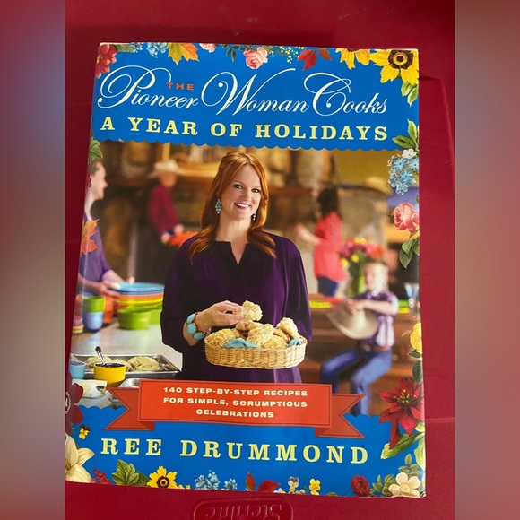 Pioneer Woman Cookbook "A Year of Holidays" - Picture 1 of 4